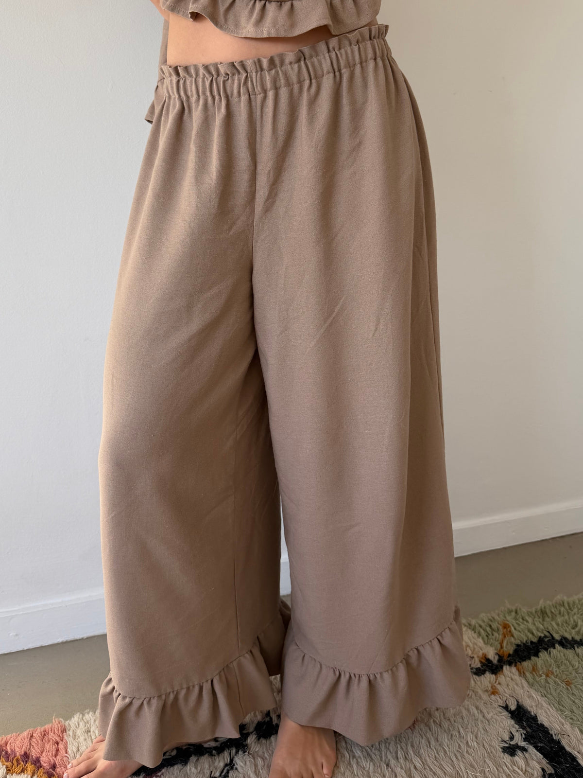 Ruffle Pants ~ Mocha