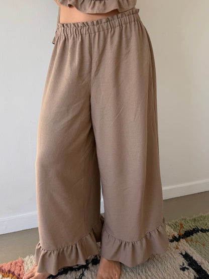 Ruffle Pants ~ Mocha