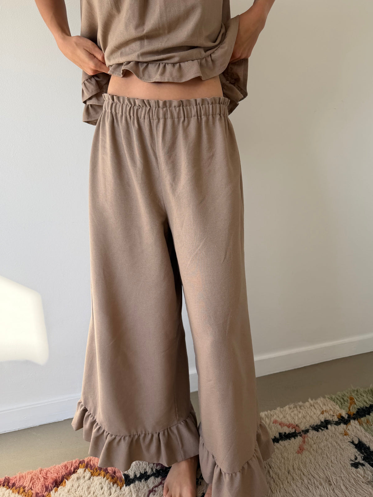 Ruffle Pants ~ Mocha